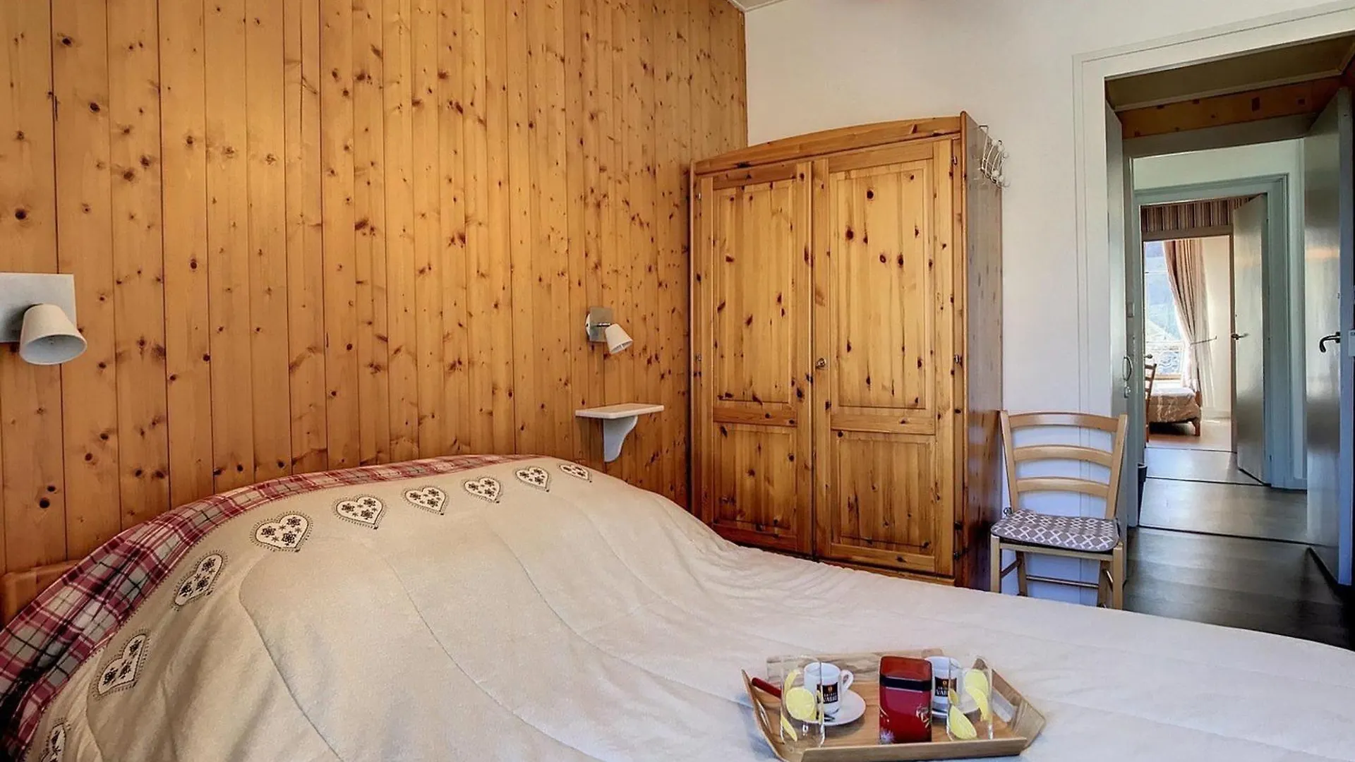 Chamonix : Bel Appart 8 Pers, 80M², 3 Ch, Centre, Resid. Securisee, Parking, Wifi - Fr-1-507-25 Apartment